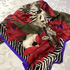 Liz Claiborne colorful ZEBRA OANDA SILK SCARF NEW JAPAN MADE VINTAGE. 🖤♥️🖤♥️
